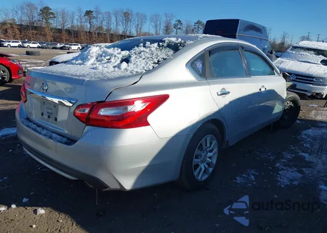 2017 Nissan Altima 2.5 S z USA, uszkodzony, nr VIN 1N4AL3APXHN353021